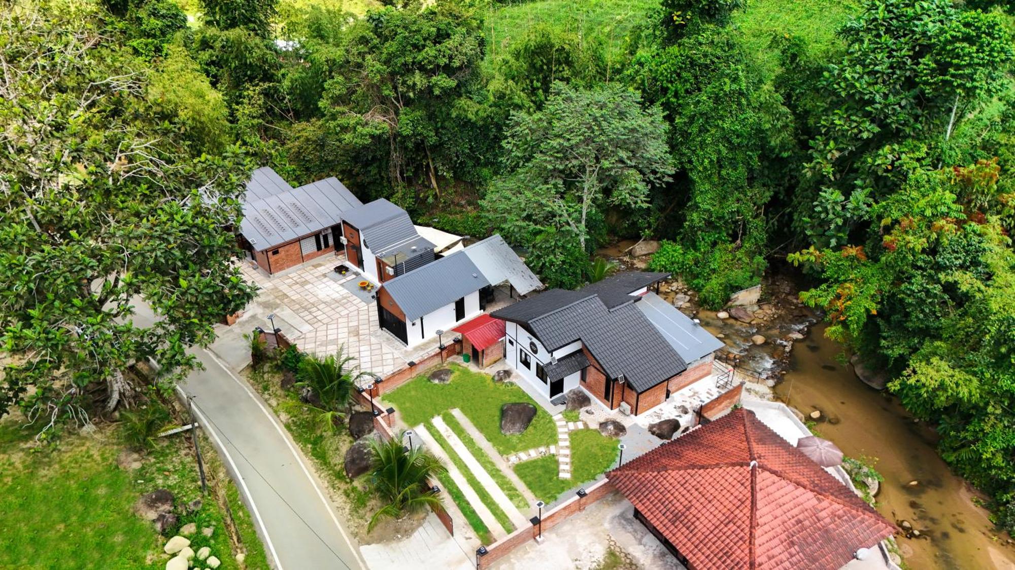 Casa Damai Janda Baik - Riverview Tiny House 벤통 외부 사진